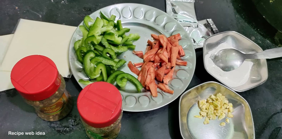 Instant noodle with White sauce