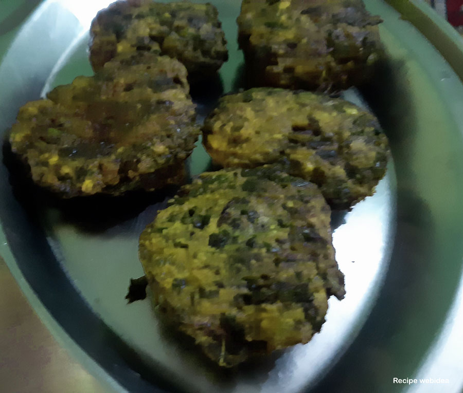 Arbi ke patte ke pakode | Colocasia leaves fritters